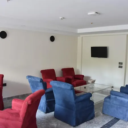 Shishly Palace מלון 3*