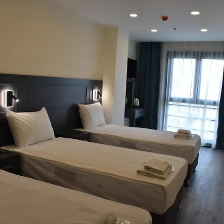 מלון Shishly Palace 3*