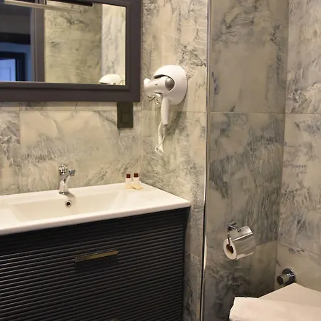 מלון Shishly Palace 3*